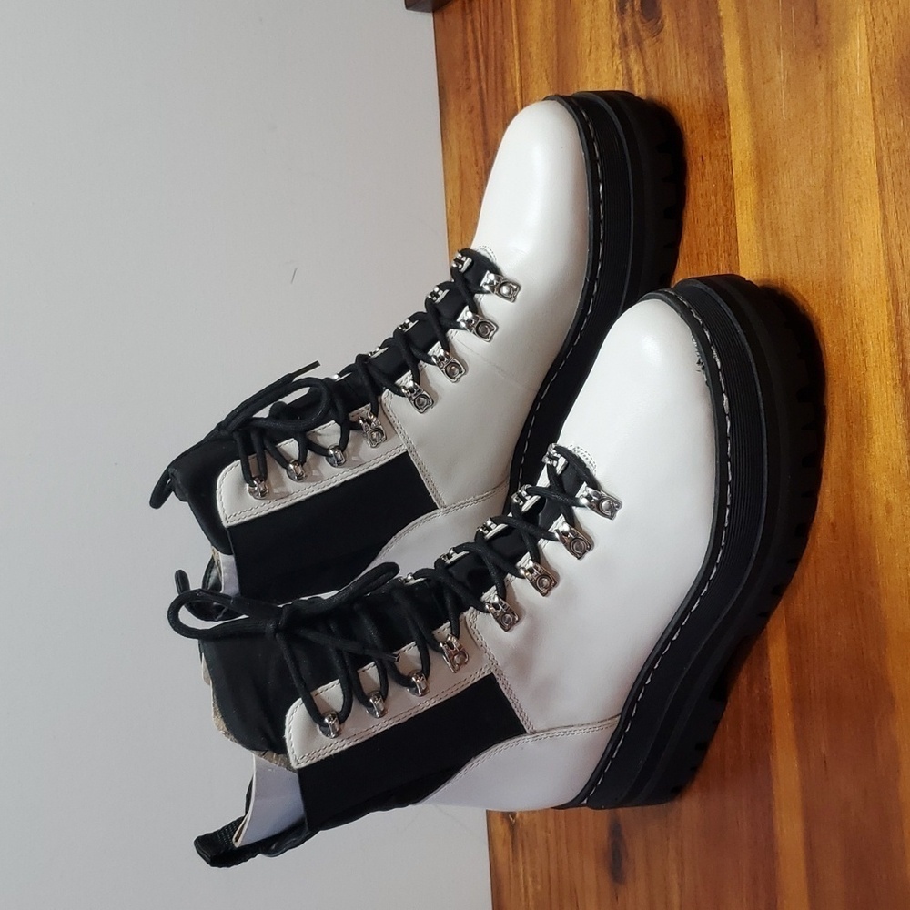 Marc Fisher Plune Lace-up Moto Punk Size 9.5 Chic Cream Leather NWT